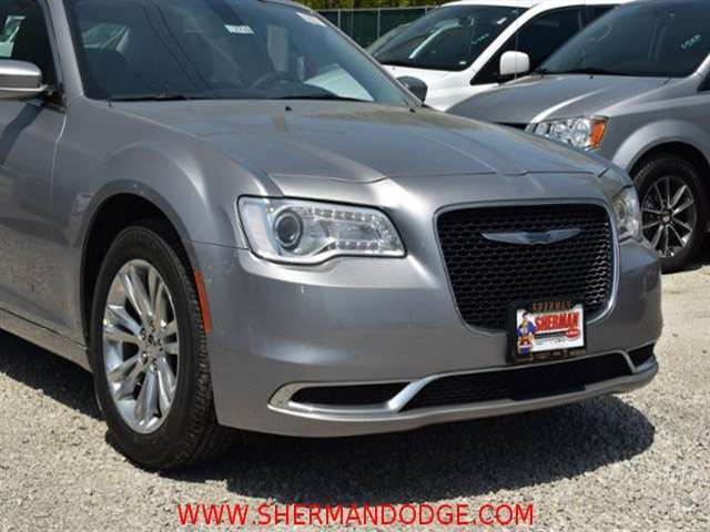 2017 Chrysler 300 Limited 4Dr Sedan